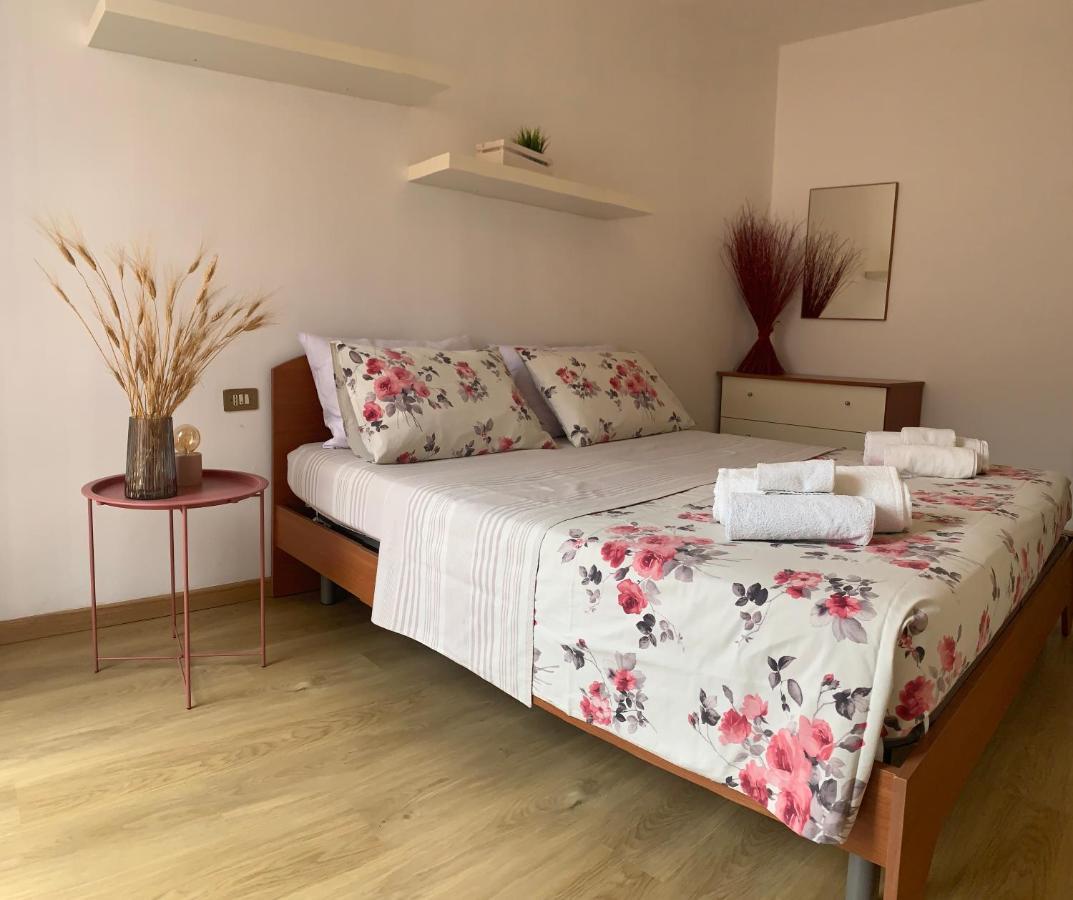 Clo Apartment ตอสโกลาโน มาแดร์โน ภายนอก รูปภาพ