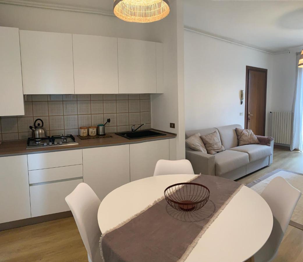 Clo Apartment ตอสโกลาโน มาแดร์โน ภายนอก รูปภาพ