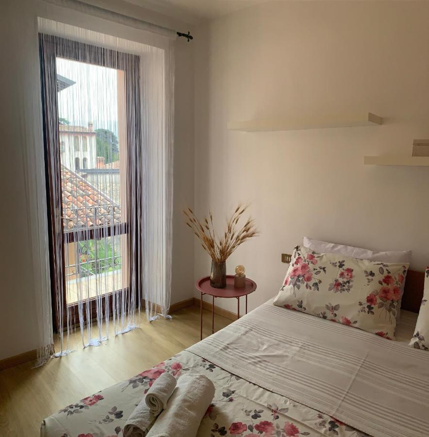 Clo Apartment ตอสโกลาโน มาแดร์โน ภายนอก รูปภาพ